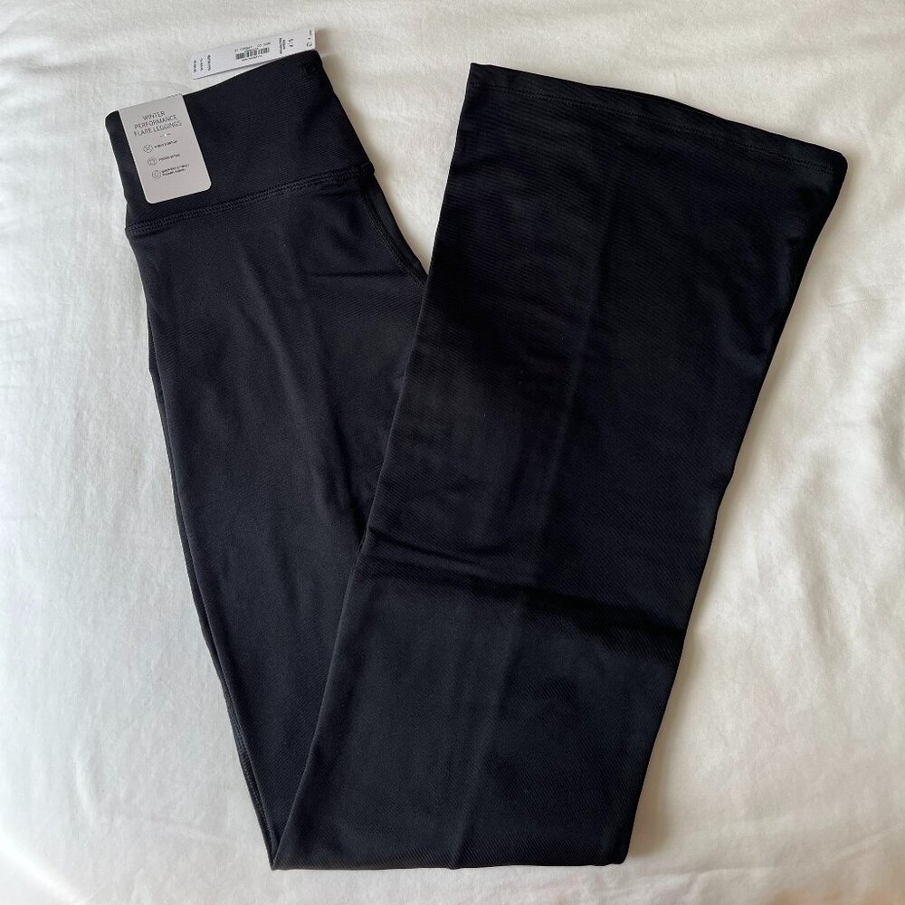 PINK Victoria's Secret Winter Flare Leggings Size Small NWT